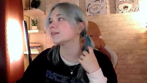 Bella online show from October 7, 2025, 2:36 pm