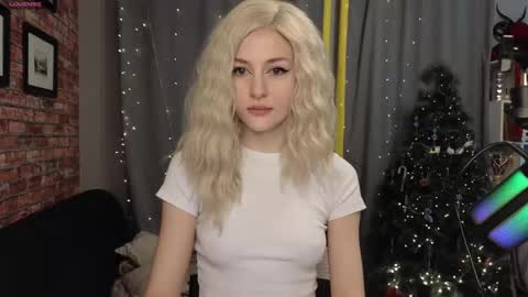 fancymeee online show from December 21, 2024, 12:16 pm