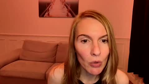 Fanny online show from December 5, 2024, 6:33 pm