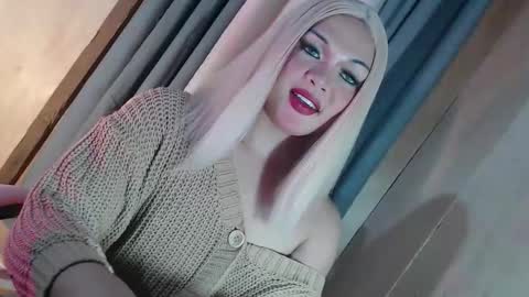 DANIELLA - DONT FORGET TO GIVE ME A THUMBSU UP online show from March 8, 2026, 10:52 am