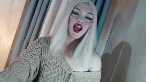 DANIELLA - DONT FORGET TO GIVE ME A THUMBSU UP online show from May 13, 2026, 7:28 am