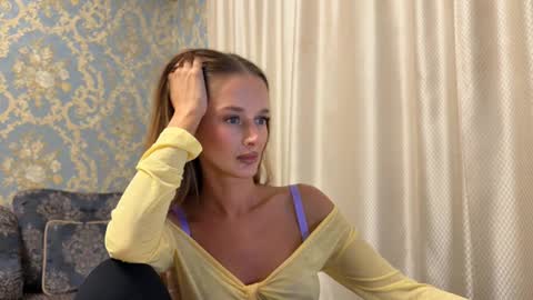 fantasy_moonlight online show from September 29, 2025, 5:29 pm