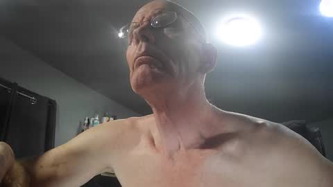 fantasyresort online show from February 24, 2026, 4:10 am