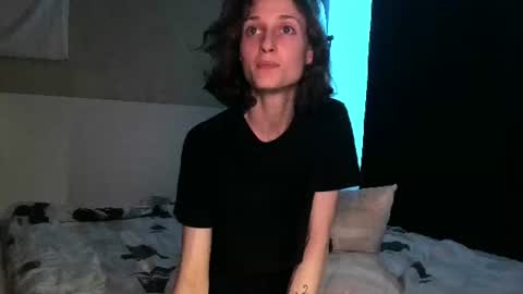 Kira online show from June 11, 2026, 1:49 am