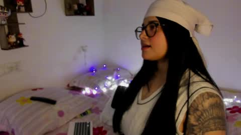 Snapshot of farahh_ chatting on May 23, 2026, 11:25 am Farah online show from May 23, 2026, 11:25 am