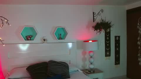 Farah online show from February 7, 2026, 12:09 pm