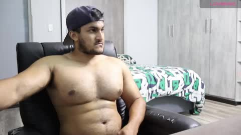 Snapshot of fatherfly001 chatting on April 16, 2026, 9:39 pm fatherfly001 online show from April 16, 2026, 9:39 pm