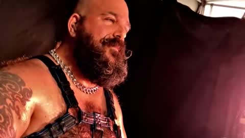 FAT PAPA online show from December 15, 2025, 1:48 pm