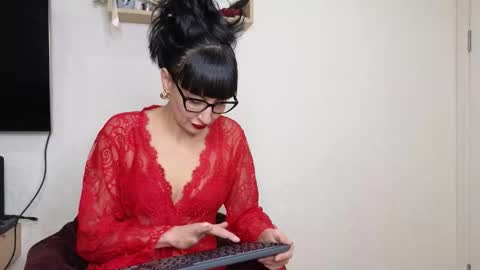 favorite_angel online show from February 18, 2026, 8:16 pm