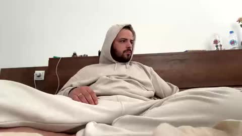 feet_fet online show from January 9, 2025, 9:37 am