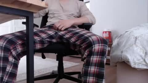 Snapshot of feetishoney chatting on May 2, 2026, 7:57 am feetishoney online show from May 2, 2026, 7:57 am