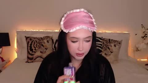 Felicia Herceg online show from October 30, 2025, 8:31 pm