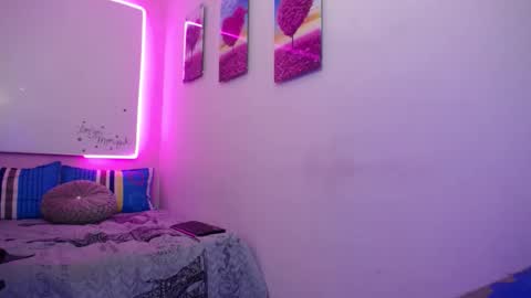 felina online show from March 9, 2025, 4:49 am