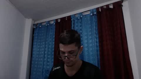 Snapshot of felipe227 chatting on February 4, 2025, 12:29 am jhonatan felipe online show from February 4, 2025, 12:29 am