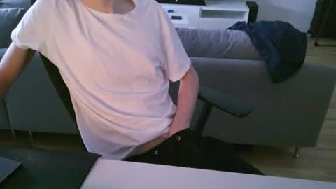 Snapshot of felixsagg chatting on June 11, 2026, 12:36 pm felixsagg online show from June 11, 2026, 12:36 pm