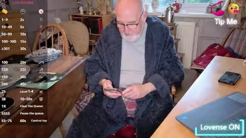 Adam online show from October 31, 2025, 7:20 am