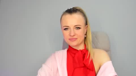 felorina online show from April 10, 2026, 8:02 pm