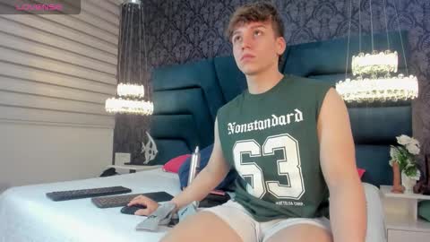 Femboy Max online show from February 5, 2026, 11:37 am
