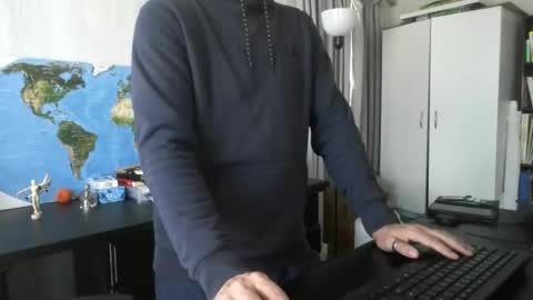 Snapshot of femdomsubby chatting on December 4, 2024, 10:41 pm femdomsubby online show from December 4, 2024, 10:41 pm