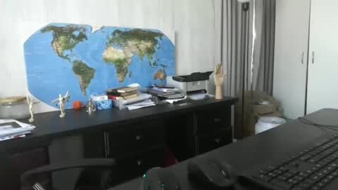 Snapshot of femdomsubby chatting on December 5, 2024, 1:47 am femdomsubby online show from December 5, 2024, 1:47 am