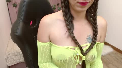 Snapshot of fenix_11_ chatting on February 5, 2025, 6:13 am Alejandra online show from February 5, 2025, 6:13 am