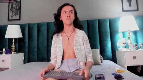 Snapshot of fenix_karoll chatting on December 16, 2024, 3:19 am Karol online show from December 16, 2024, 3:19 am