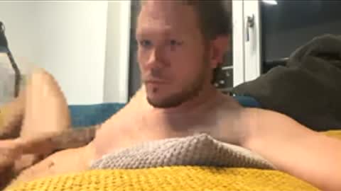 ferdl1988_1 online show from March 15, 2026, 10:49 pm