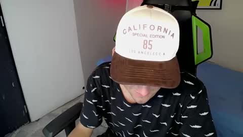 Snapshot of fernan_flow chatting on November 30, 2025, 3:10 am FERNANDO online show from November 30, 2025, 3:10 am