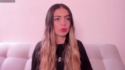 fernanda  online show from July 17, 2026, 4:01 pm