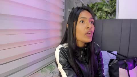 fernanda_liie_ online show from December 19, 2025, 12:34 pm