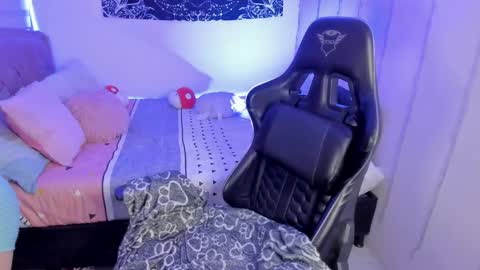 Fernanda Diaz online show from February 4, 2025, 6:04 am