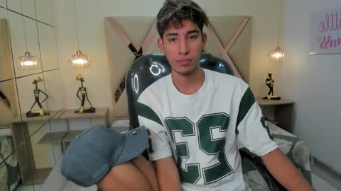 FER PHOENIX online show from December 15, 2025, 3:44 am