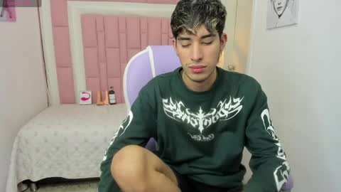 FER PHOENIX online show from April 10, 2026, 3:45 am