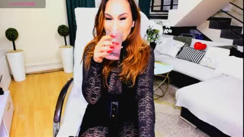 Snapshot of fetishfantasyeve chatting on June 1, 2026, 9:27 pm Fetishfantasyme my X online show from June 1, 2026, 9:27 pm