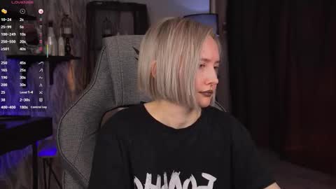 Snapshot of fetishrey chatting on February 4, 2026, 3:51 pm Rey online show from February 4, 2026, 3:51 pm