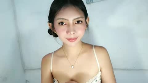 feyaaa online show from April 21, 2026, 2:51 am