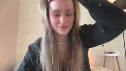 Lisa online show from March 12, 2025, 7:35 am