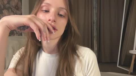 Lisa online show from April 6, 2026, 1:23 pm