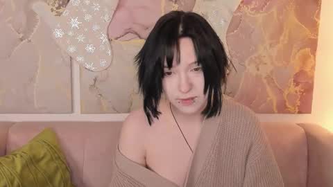 fiamoory online show from December 18, 2025, 7:14 am