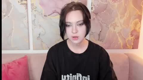 fiamoory online show from April 23, 2026, 1:29 am