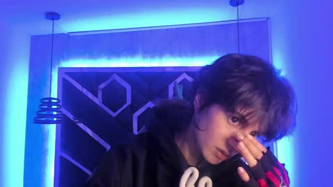   online show from March 11, 2025, 12:06 pm