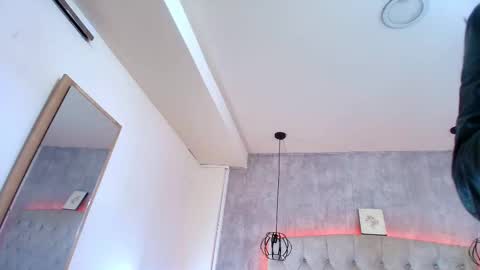   online show from September 13, 2025, 12:05 pm