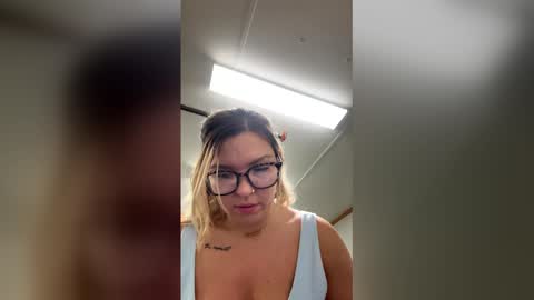 fieryfantasy online show from April 29, 2026, 4:16 am