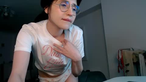 filliana online show from April 15, 2026, 10:21 pm