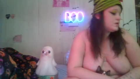 Snapshot of findommefoxi chatting on October 27, 2025, 10:58 pm findommefoxi online show from October 27, 2025, 10:58 pm
