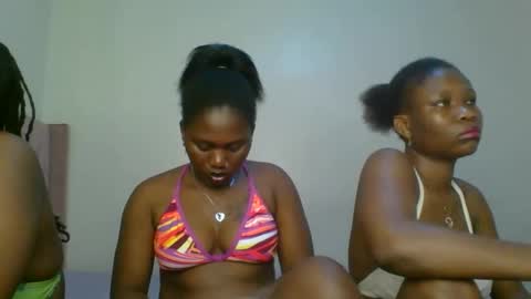 Snapshot of fine_melanie chatting on February 4, 2026, 10:21 am melanie online show from February 4, 2026, 10:21 am