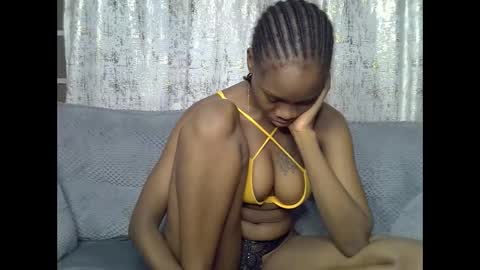 fine_queen12 online show from May 25, 2026, 11:16 am