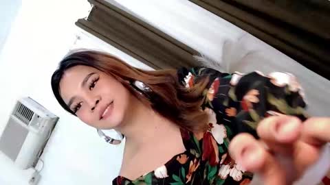 Jasmine online show from November 7, 2025, 9:37 pm