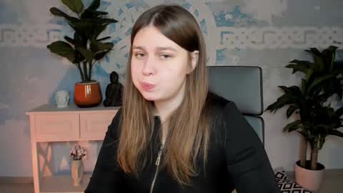 fiora online show from November 23, 2025, 5:18 am