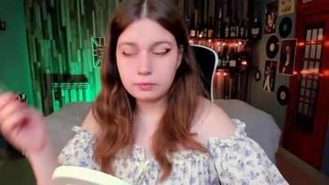 fiora online show from April 15, 2026, 6:20 am